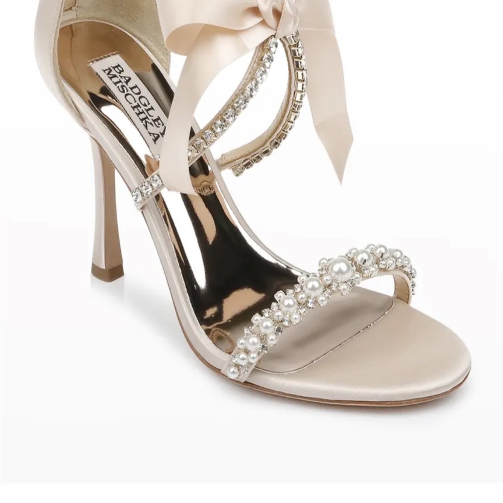 Badgley Mischka Nayeli Nudsat size 8 sandal